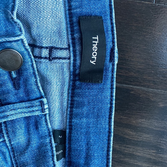 Theory medium wash , size 2 ( smaller 2) jeans - Picture 3 of 4